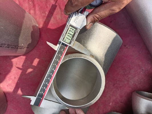 डुप्लेक्स स्टेनलेस स्टील पाइप फिटिंग समान टी A182 GR.F51 ASME B16.9