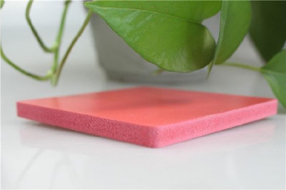 रंगीन उच्च अंत ऐक्रेलिक प्लेट्स पारदर्शी अस्पतालों बैंकों स्कूलों में इस्तेमाल किया 2mm A4 कास्ट पॉलिश Perspex होलोग्राफिक एक्रिल