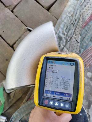 304 स्टेनलेस स्टील कोहनी सीढ़ी रेलिंग कोहनी 90 डिग्री वेल्डेड औद्योगिक कोहनी स्वच्छता कोहनी फिटिंग