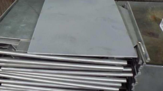 गैल्वेनाइज्ड वेल्डेड स्टील पाइप ASTM DIN GB JIS कस्टम लंबाई सेवाओं के लिए सीमलेस कोटेड पाइप 12